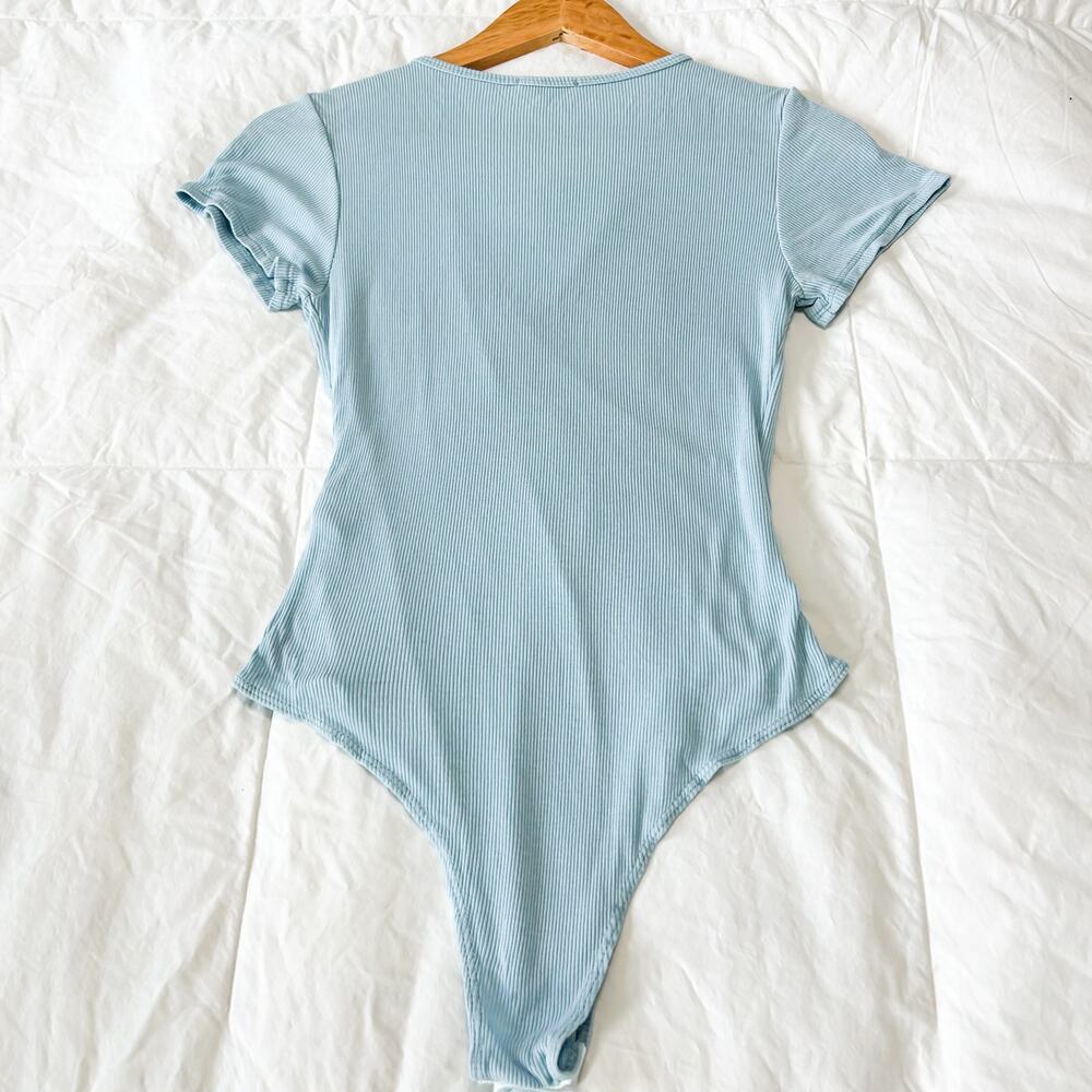 Wasabi + Mint Blue Ribbed Wrap Bodysuit Short Sleeve V-Neck Size Small - Picture 4 of 4